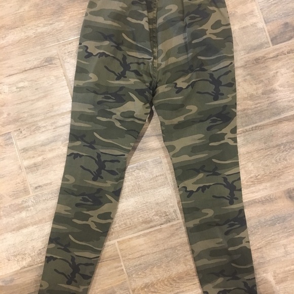 Akira Distressed Camo Joggers - Picture 7 of 7